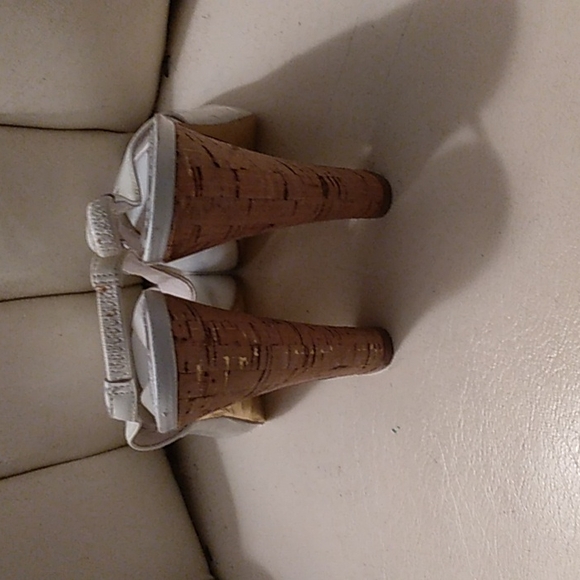 Womens white patent leather peep toe slingback pumps by bebe - Picture 4 of 9